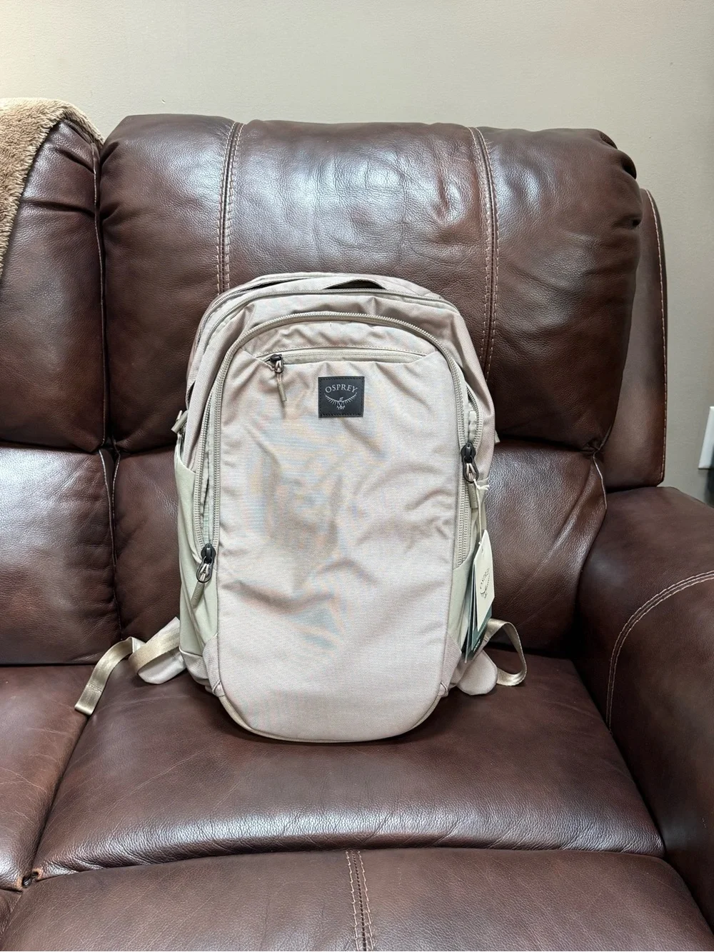 OSPREY Men's Backpack in Light Tan